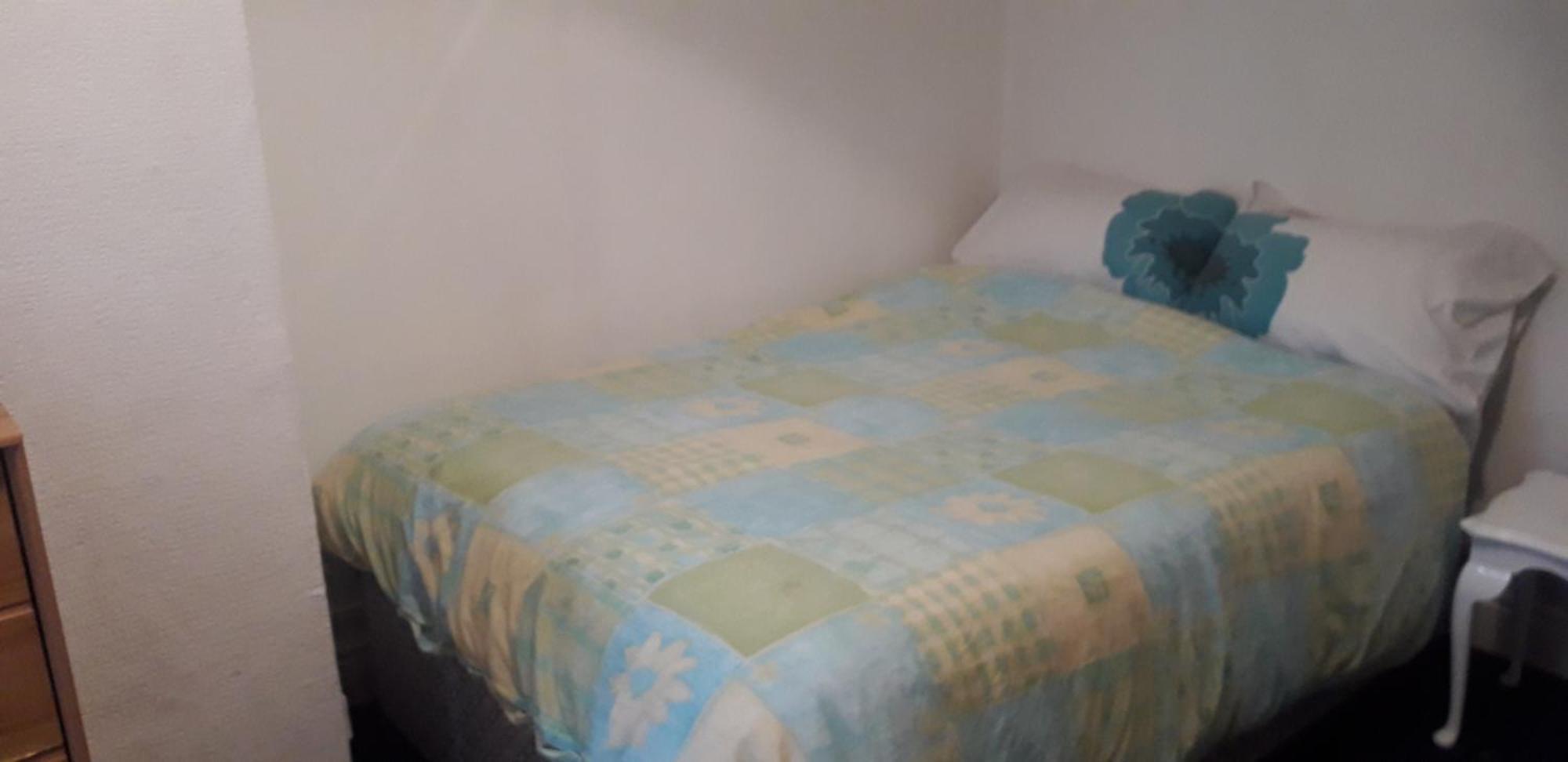 Spectrum Guest House Манчестер Экстерьер фото